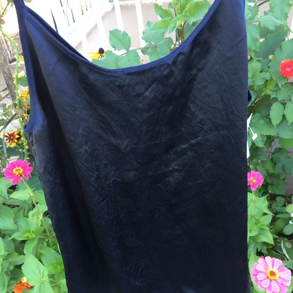 Aritzia Babaton Everly Camisole - Picture 4 of 4